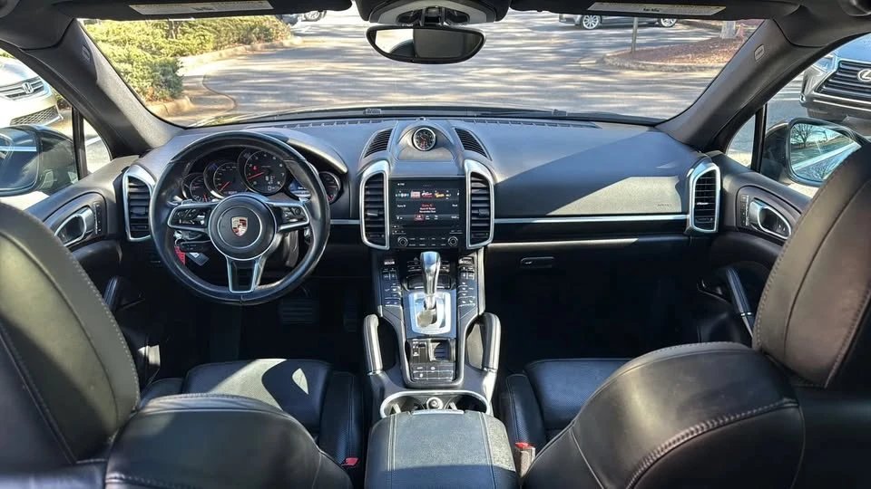 2017 Porsche 958 Cayenne - Image 16 of 18
