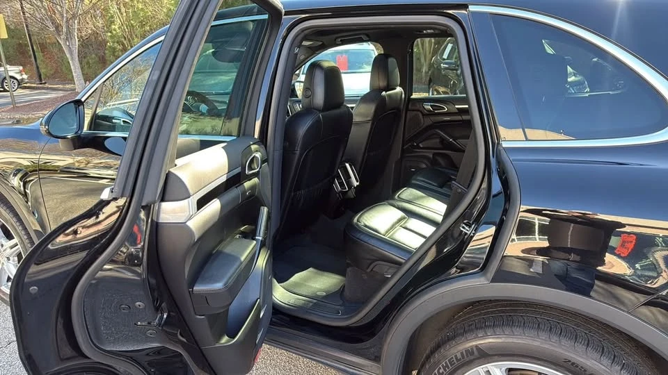 2017 Porsche 958 Cayenne - Image 9 of 18