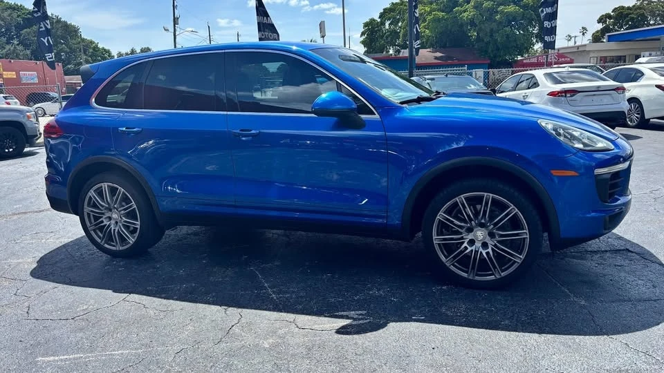 2017 Porsche 958 Cayenne - Image 10 of 20