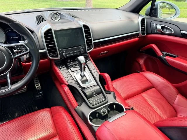 2017 Porsche 958 Cayenne - Image 13 of 17