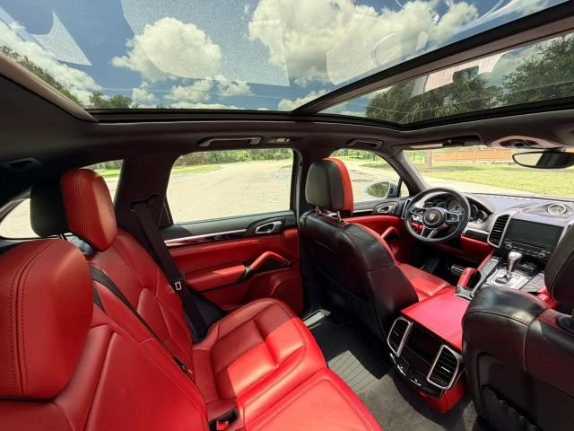 2017 Porsche 958 Cayenne - Image 9 of 17
