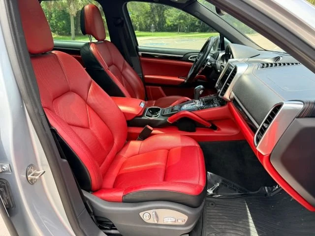 2017 Porsche 958 Cayenne - Image 14 of 17