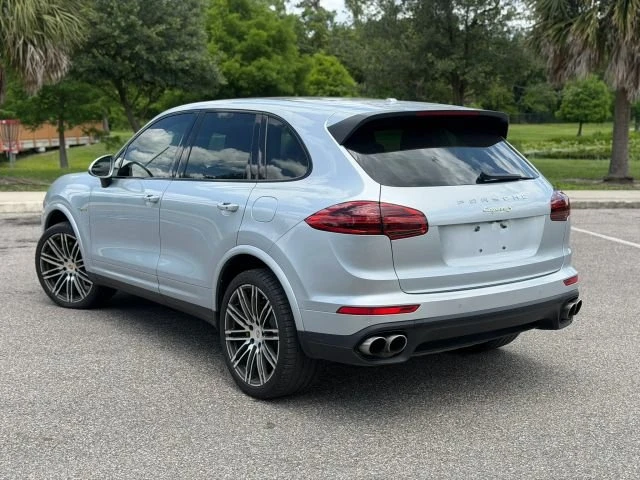 2017 Porsche 958 Cayenne - Image 6 of 17