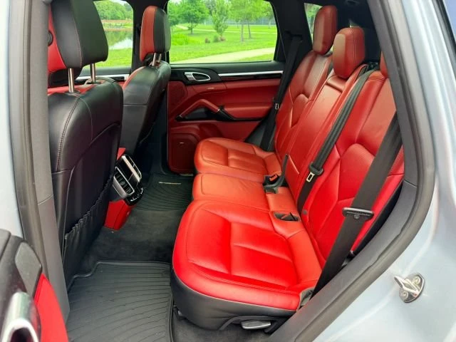 2017 Porsche 958 Cayenne - Image 8 of 17