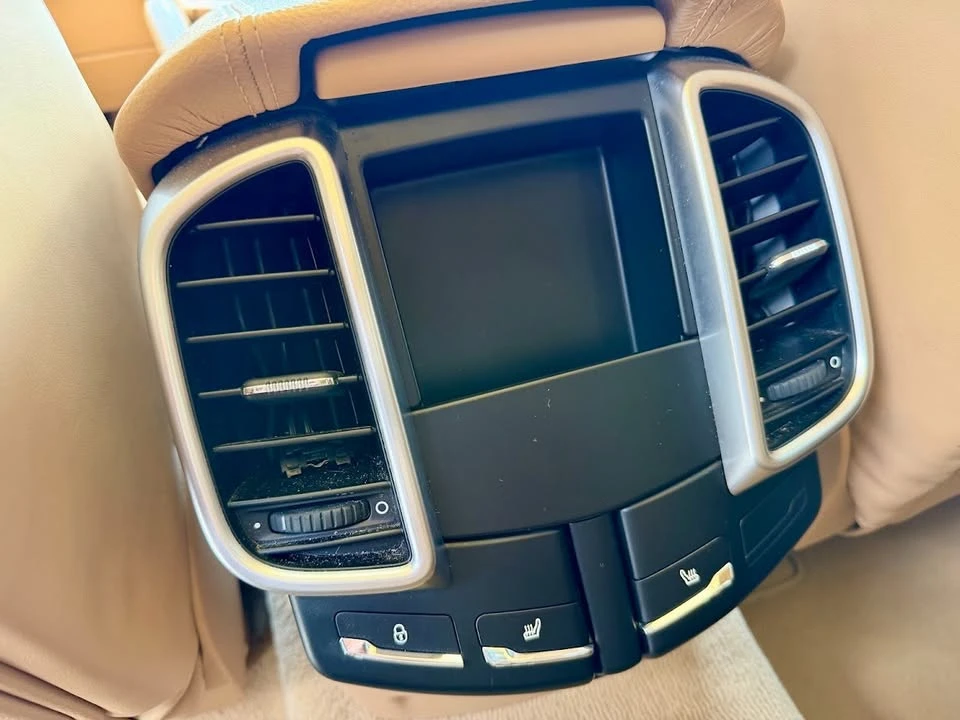 2017 Porsche 958 Cayenne - Image 14 of 20