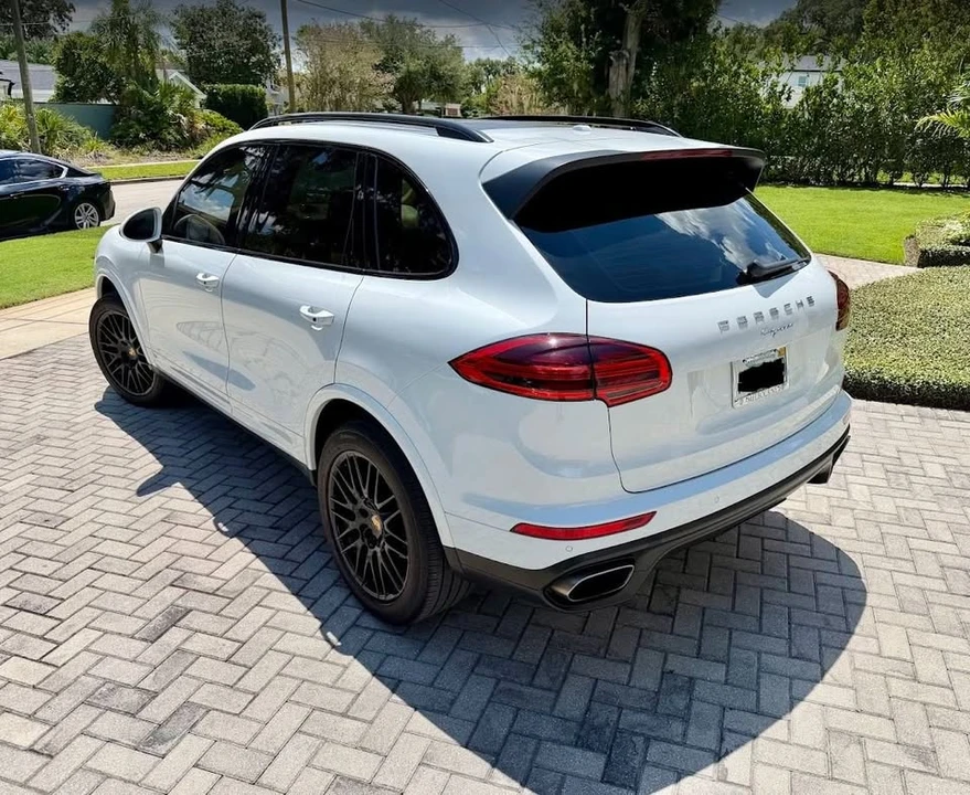 2017 Porsche 958 Cayenne - Image 4 of 20