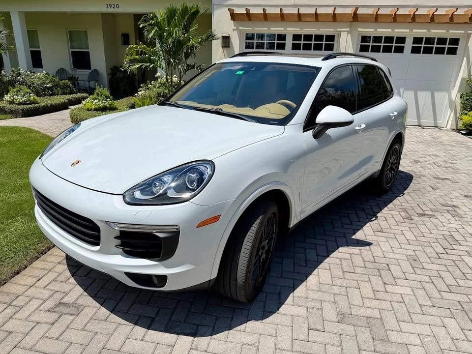2017 Porsche 958 Cayenne - Image 3 of 20