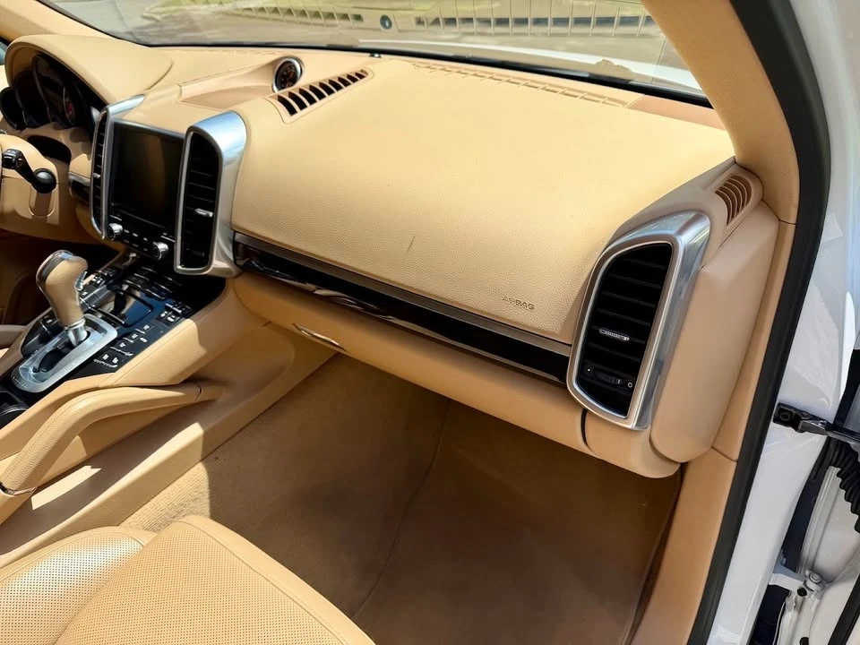 2017 Porsche 958 Cayenne - Image 10 of 20