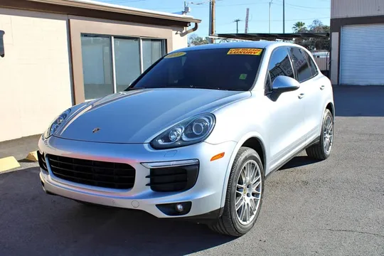 2017 Porsche Cayenne Platinum