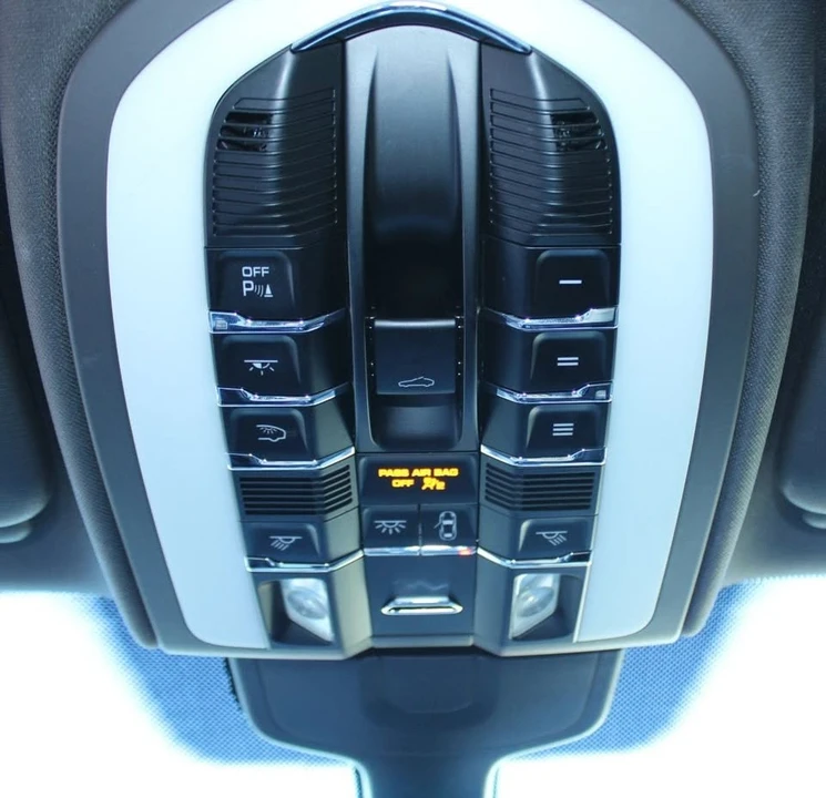 2017 Porsche 958 Cayenne - Image 15 of 20