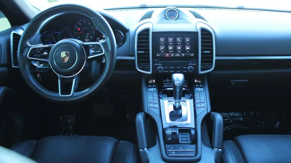 2017 Porsche 958 Cayenne - Image 13 of 20