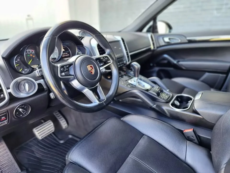 2017 Porsche 958 Cayenne - Image 12 of 20