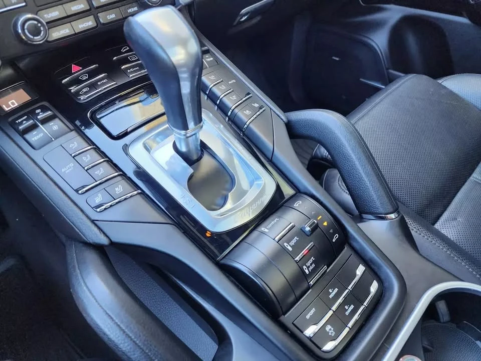 2017 Porsche 958 Cayenne - Image 15 of 20