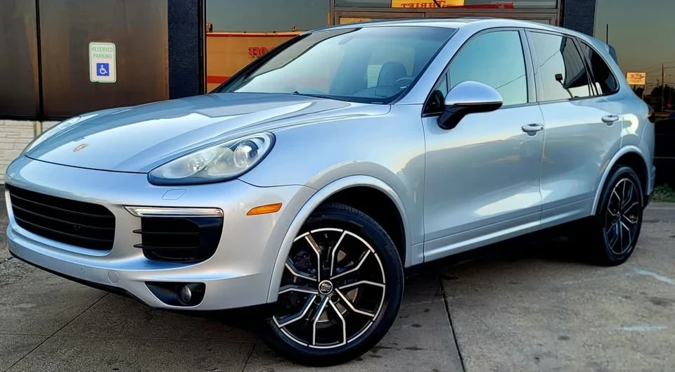 2017 Porsche 958 Cayenne - Image 2 of 20