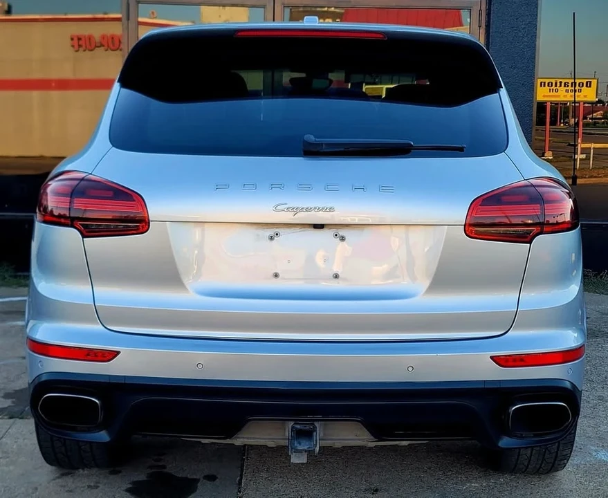 2017 Porsche 958 Cayenne - Image 8 of 20