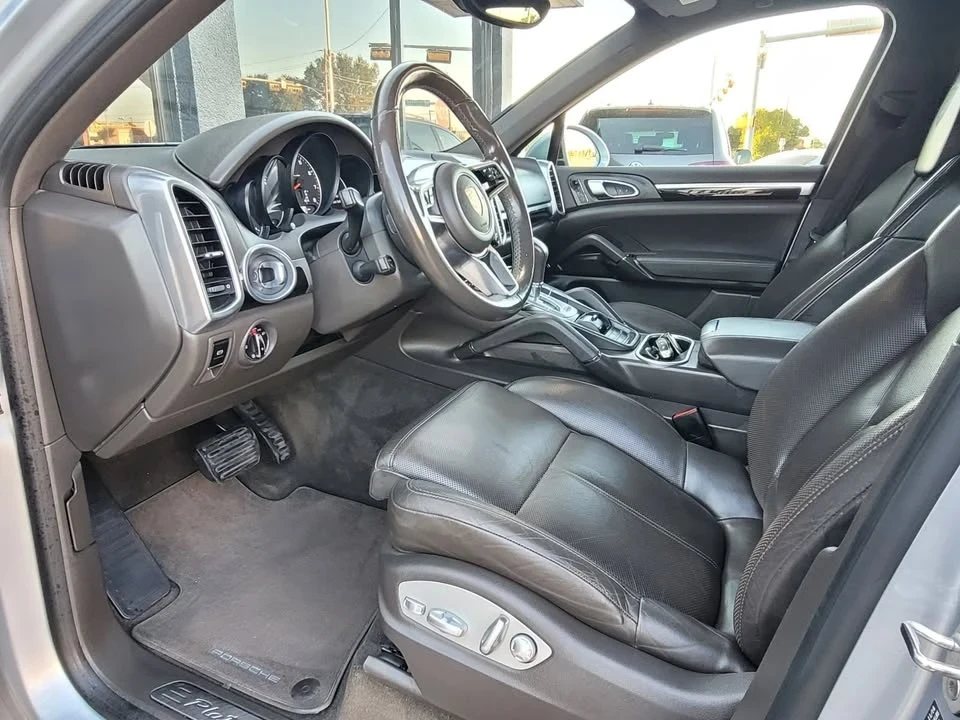 2017 Porsche 958 Cayenne - Image 11 of 20