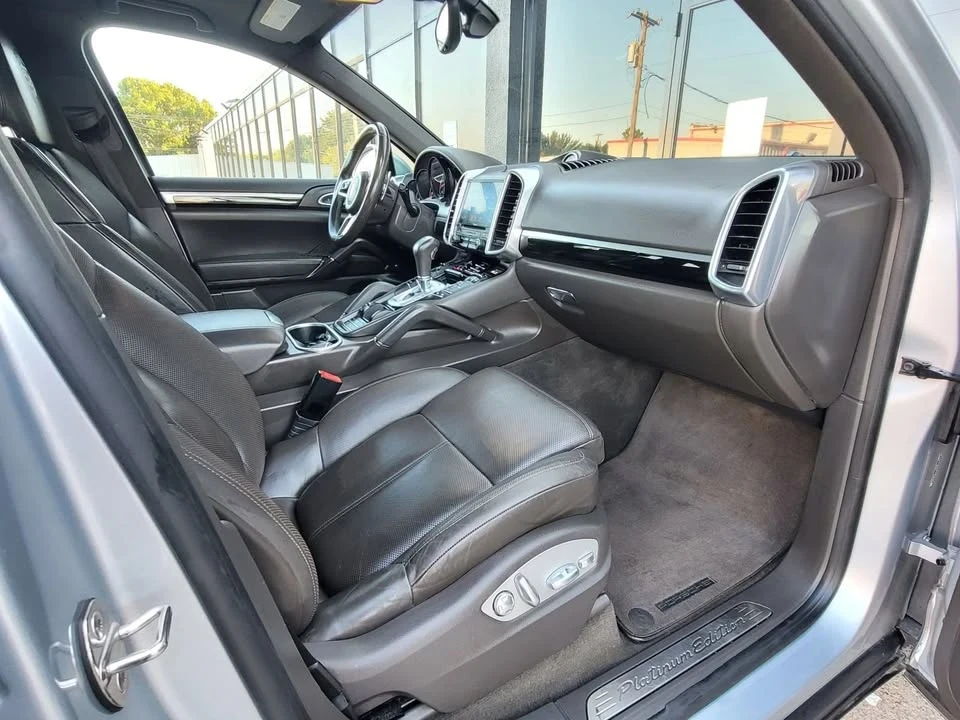 2017 Porsche 958 Cayenne - Image 13 of 20