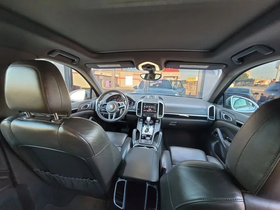 2017 Porsche 958 Cayenne - Image 10 of 20