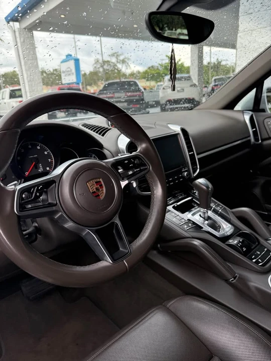 2017 Porsche 958 Cayenne - Image 5 of 6