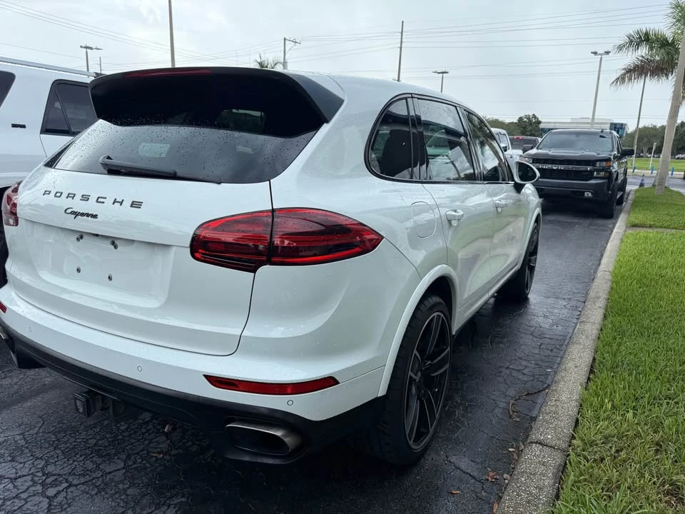 2017 Porsche 958 Cayenne - Image 4 of 6