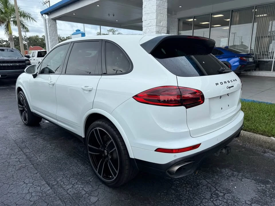 2017 Porsche 958 Cayenne - Image 3 of 6