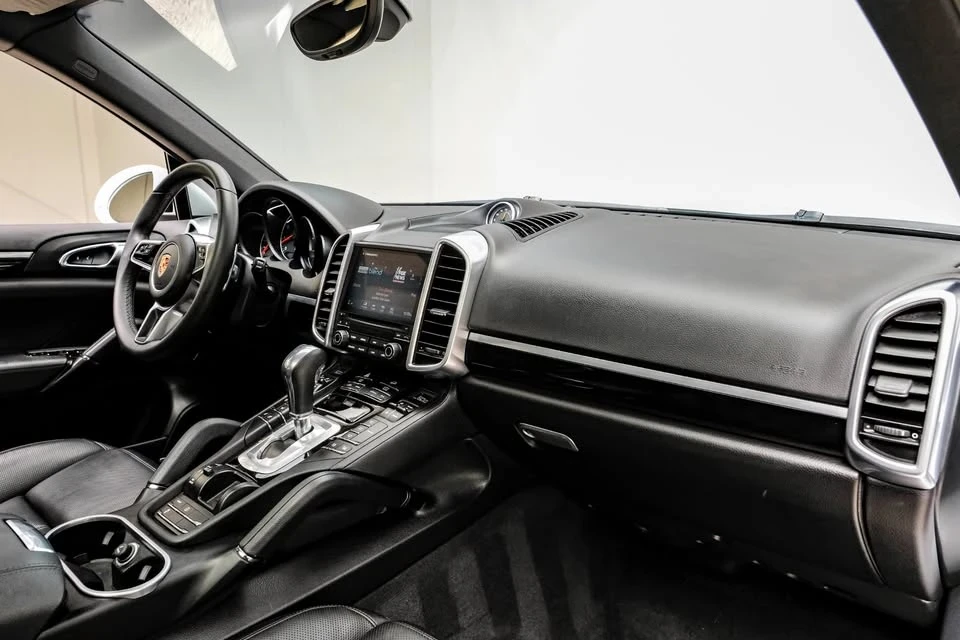 2017 Porsche 958 Cayenne - Image 13 of 19