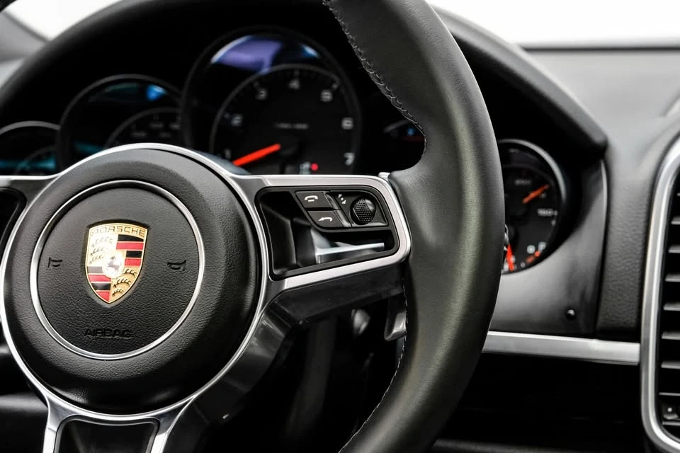 2017 Porsche 958 Cayenne - Image 16 of 17