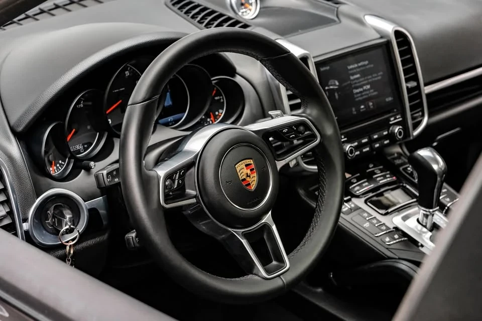 2017 Porsche 958 Cayenne - Image 16 of 19