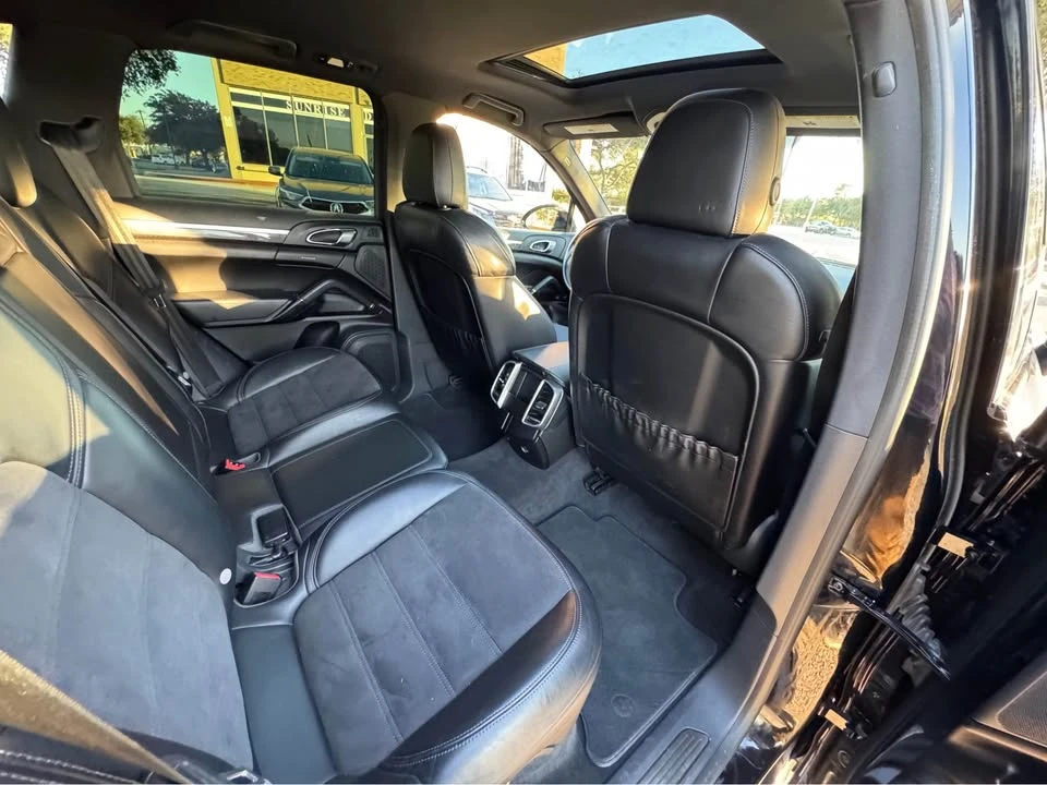 2017 Porsche 958 Cayenne - Image 13 of 16