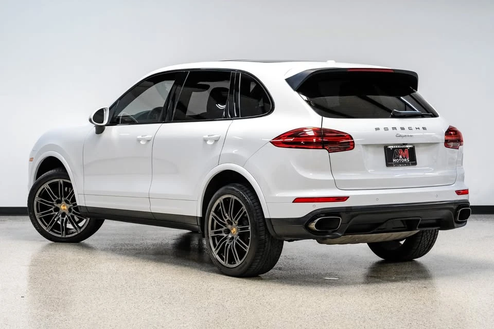 2017 Porsche 958 Cayenne - Image 9 of 19