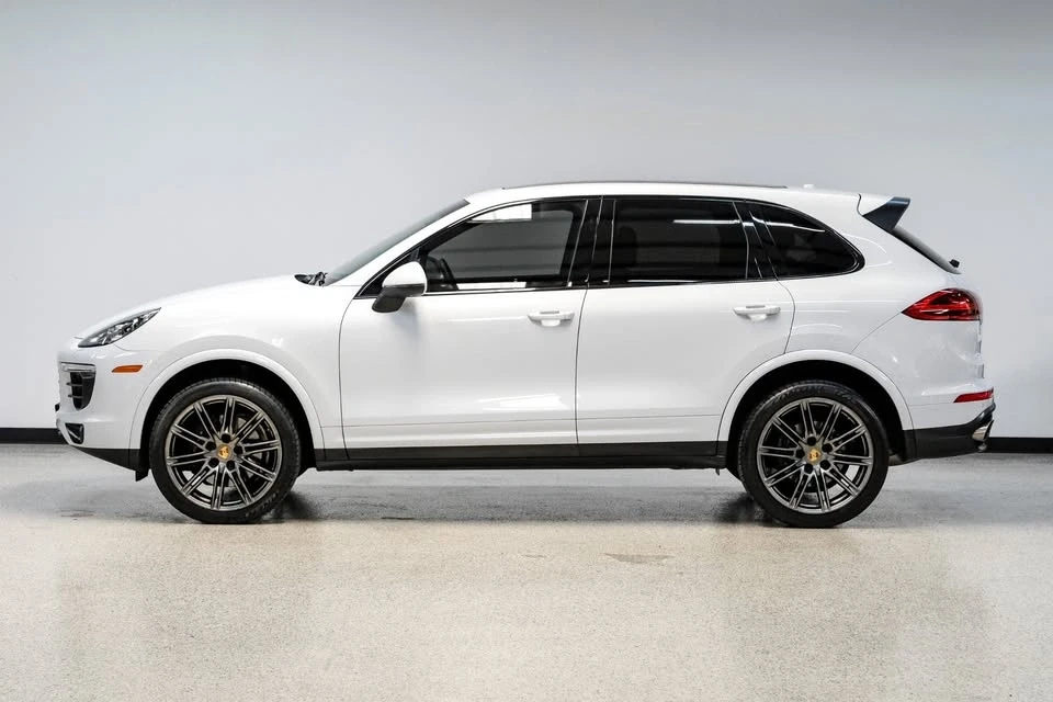 2017 Porsche 958 Cayenne - Image 9 of 17
