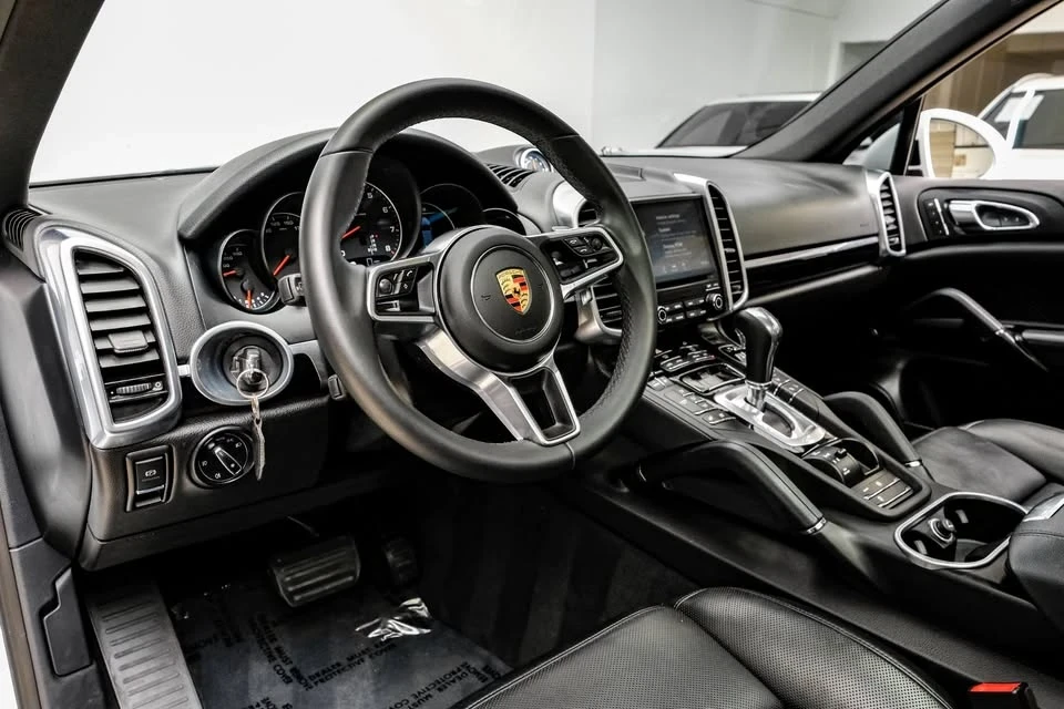 2017 Porsche 958 Cayenne - Image 3 of 19