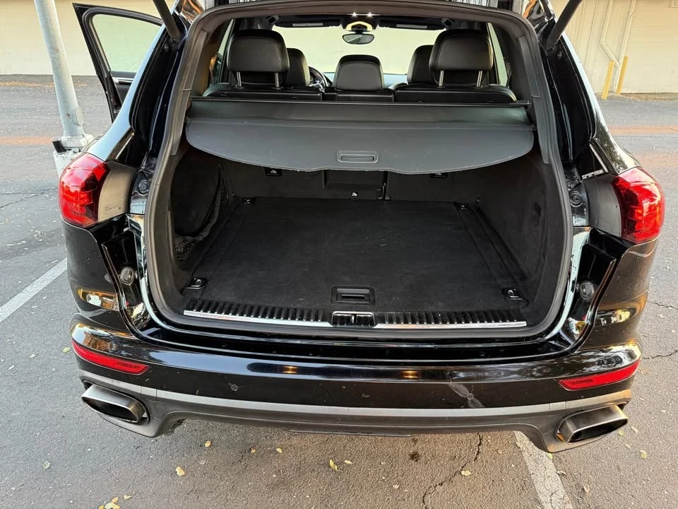 2017 Porsche 958 Cayenne - Image 13 of 17