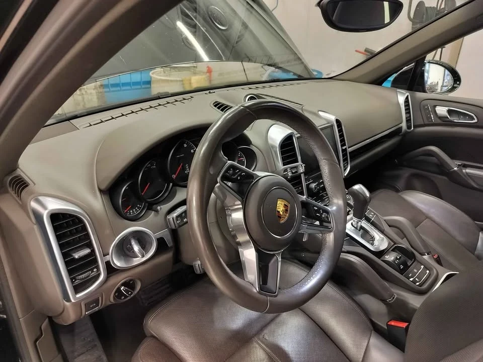2017 Porsche 958 Cayenne - Image 5 of 5