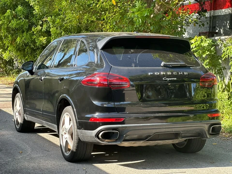 2017 Porsche 958 Cayenne - Image 9 of 14