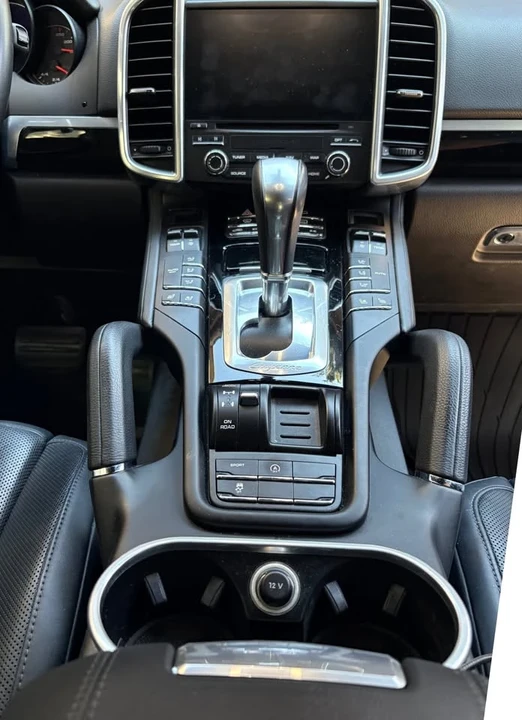 2017 Porsche 958 Cayenne - Image 13 of 14