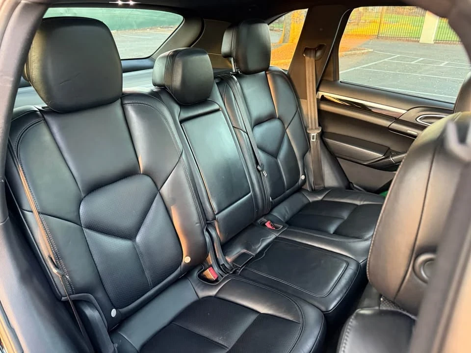 2017 Porsche 958 Cayenne - Image 16 of 17