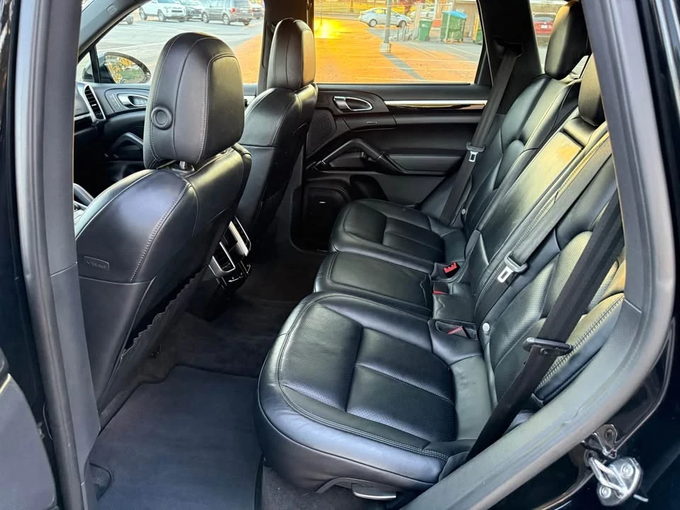 2017 Porsche 958 Cayenne - Image 9 of 17