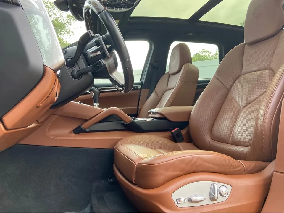 2017 Porsche 958 Cayenne - Image 7 of 15