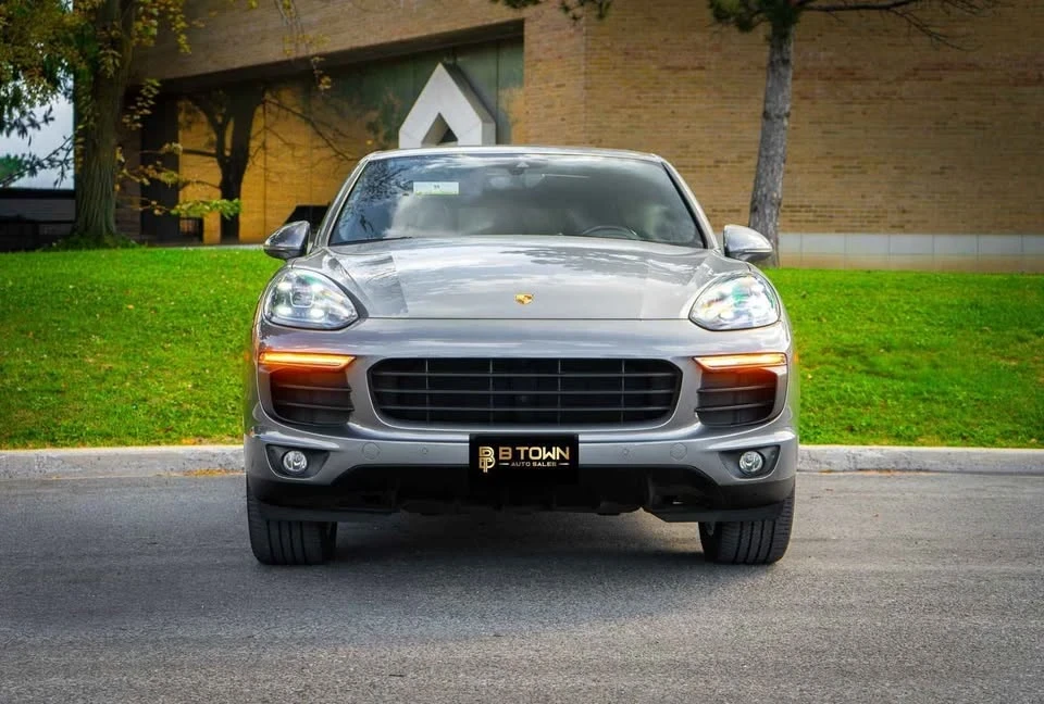 2017 Porsche 958 Cayenne - Image 2 of 9