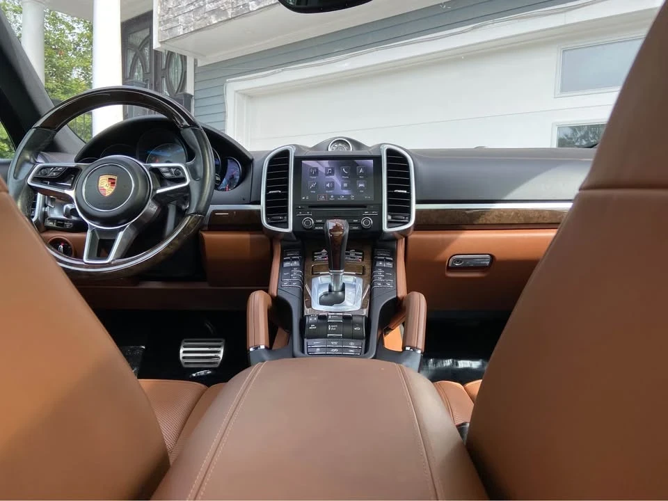 2017 Porsche 958 Cayenne - Image 9 of 15