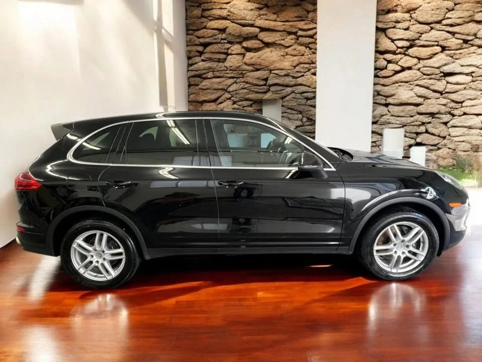 2017 Porsche 958 Cayenne - Image 8 of 20