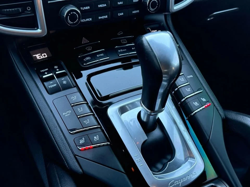 2017 Porsche 958 Cayenne - Image 10 of 19