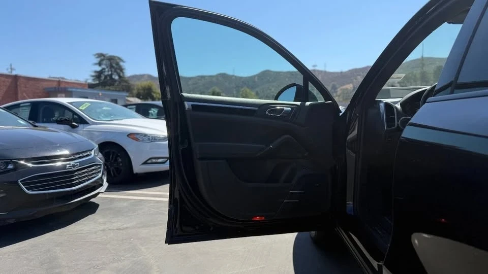 2017 Porsche 958 Cayenne - Image 12 of 19