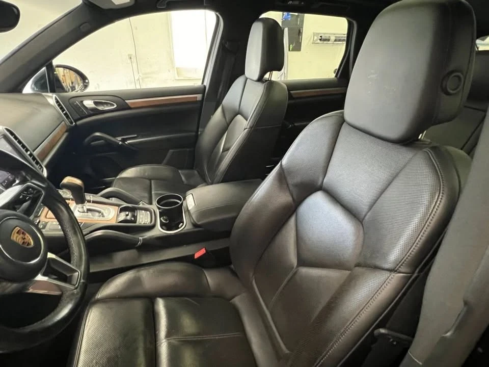 2017 Porsche 958 Cayenne - Image 10 of 20