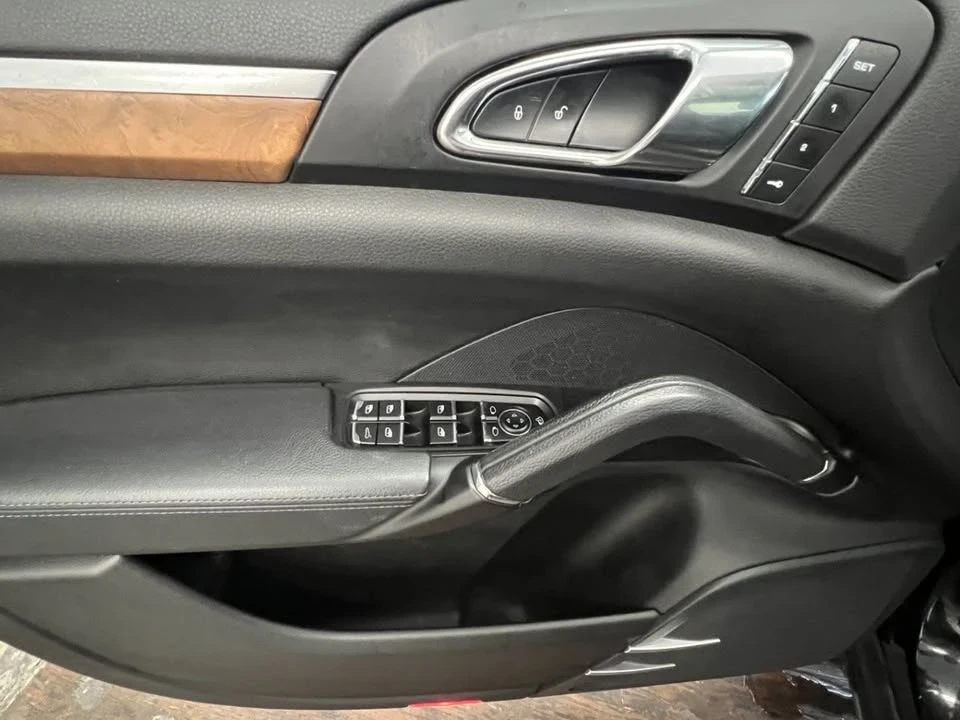 2017 Porsche 958 Cayenne - Image 9 of 20