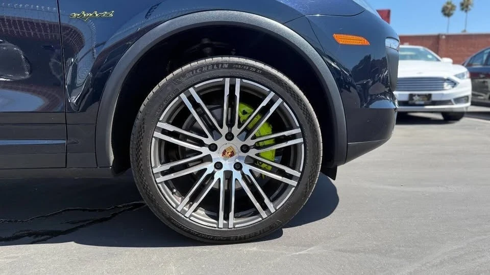2017 Porsche 958 Cayenne - Image 9 of 19