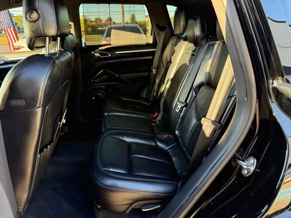 2017 Porsche 958 Cayenne - Image 16 of 19