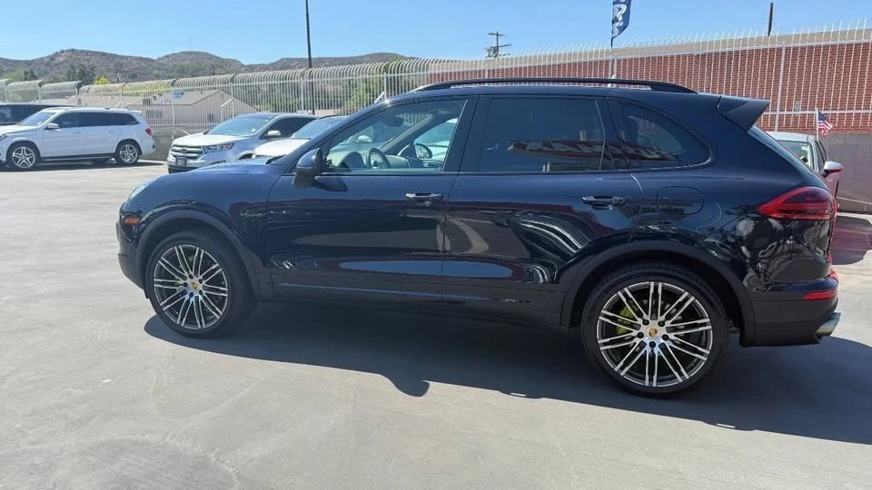 2017 Porsche 958 Cayenne - Image 8 of 19