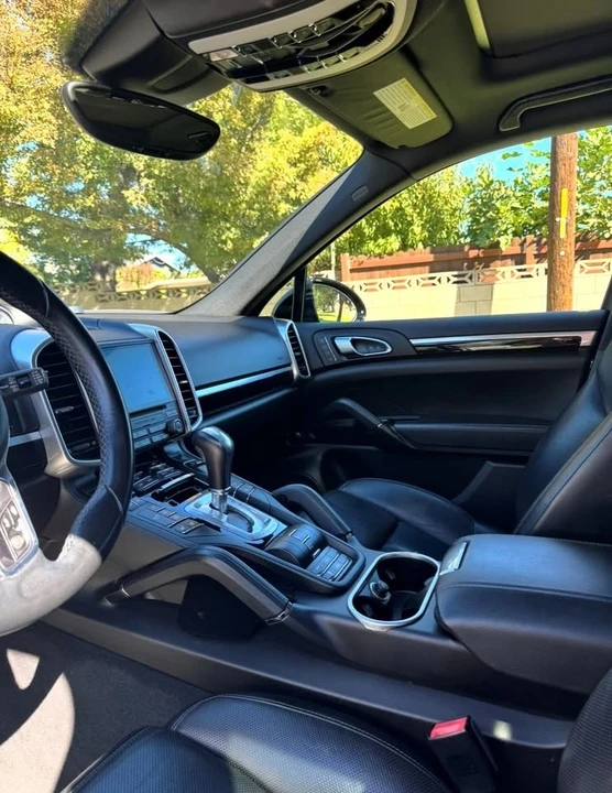 2017 Porsche 958 Cayenne - Image 6 of 7